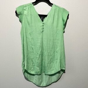 JONES AND CO- NEW Sleeveless Light Weight Green Flowy Top Size XS